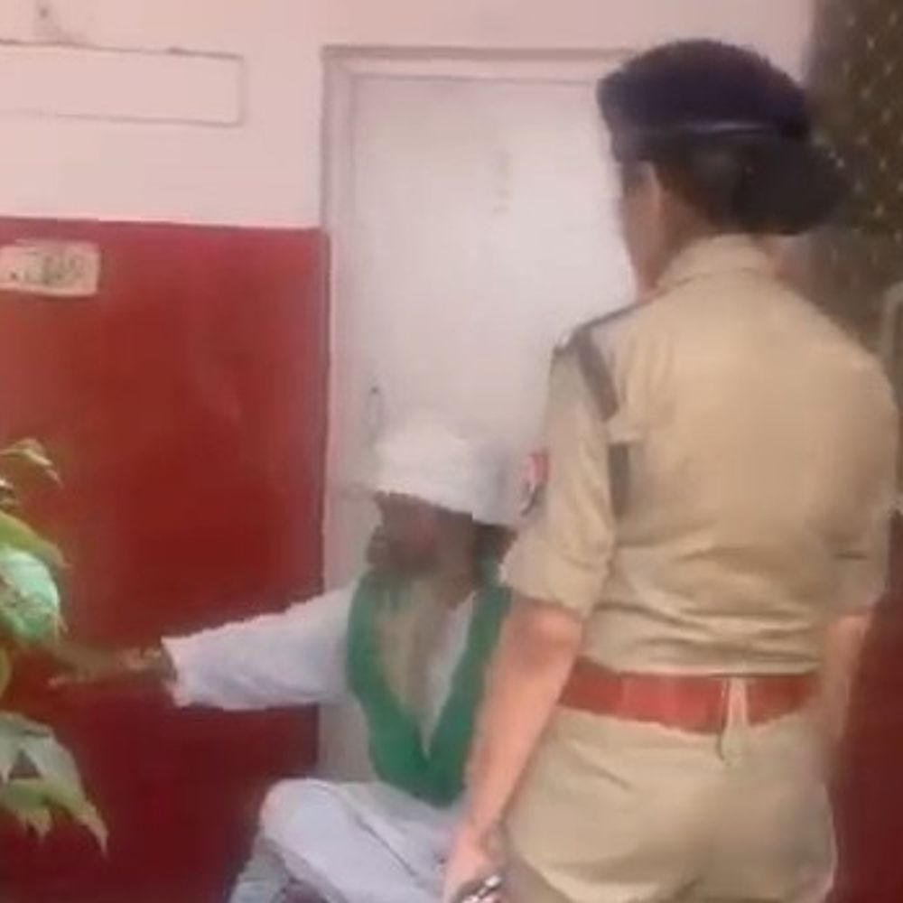 किसान यूनियन का धरना 24 घंटे बाद समाप्त:प्रशासन के आश्वासन पर खत्म हुआ प्रदर्शन, दोबारा आंदोलन की चेतावनी