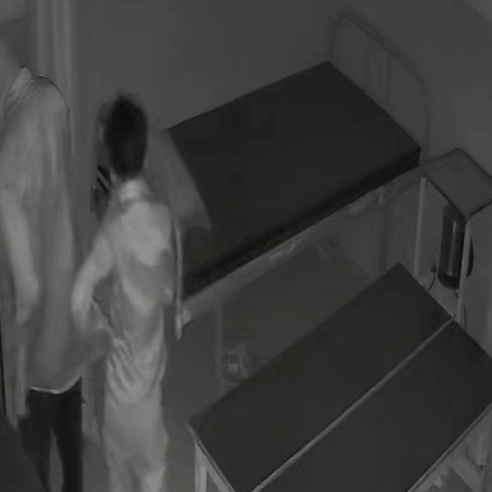 कल्याणपुर में शातिर चोरों का चोरी करते CCTV वायरल:चोरों ने निर्माणाधीन हॉस्पिटल से कैश पार किया, पुलिस तलाश में जुटी