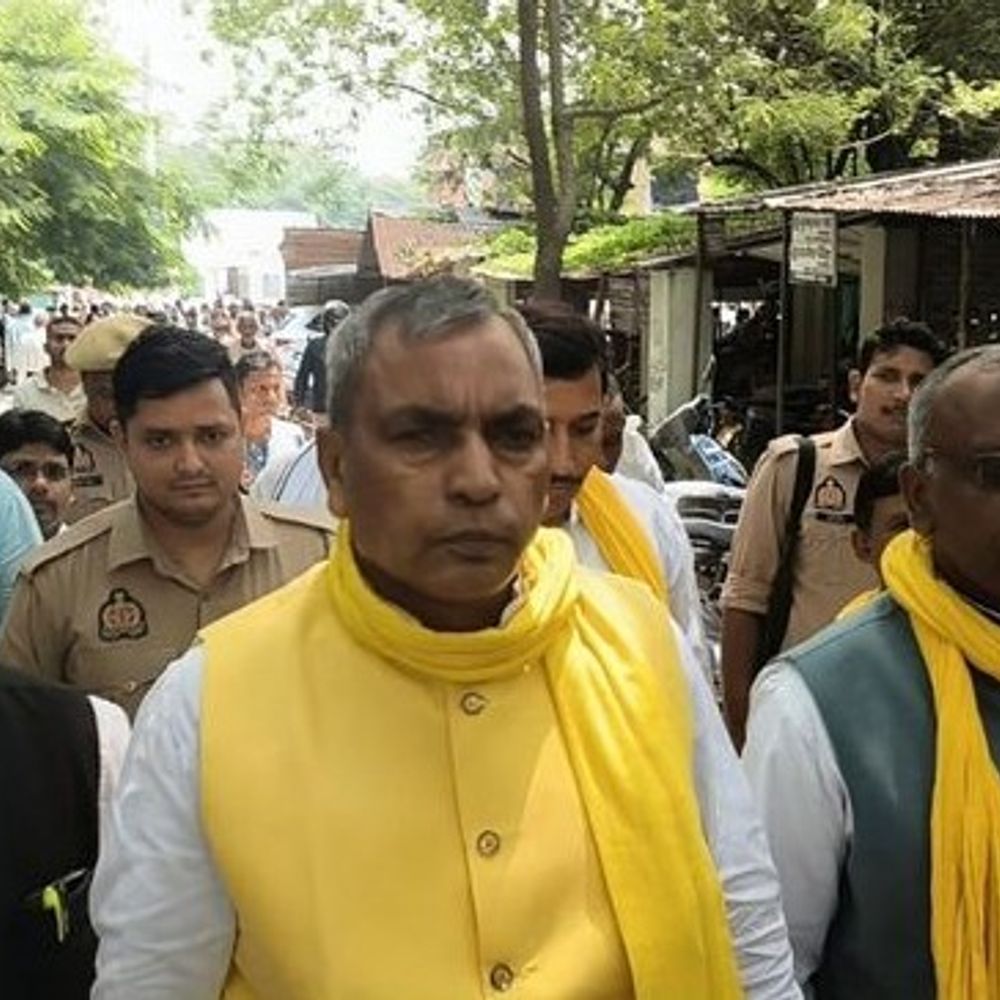 यूपी की बड़ी खबरें:मंत्री ओमप्रकाश राजभर के खिलाफ गैर जमानती वारंट जारी, भाजपा नेताओं को जूते मारने की धमकी दी थी