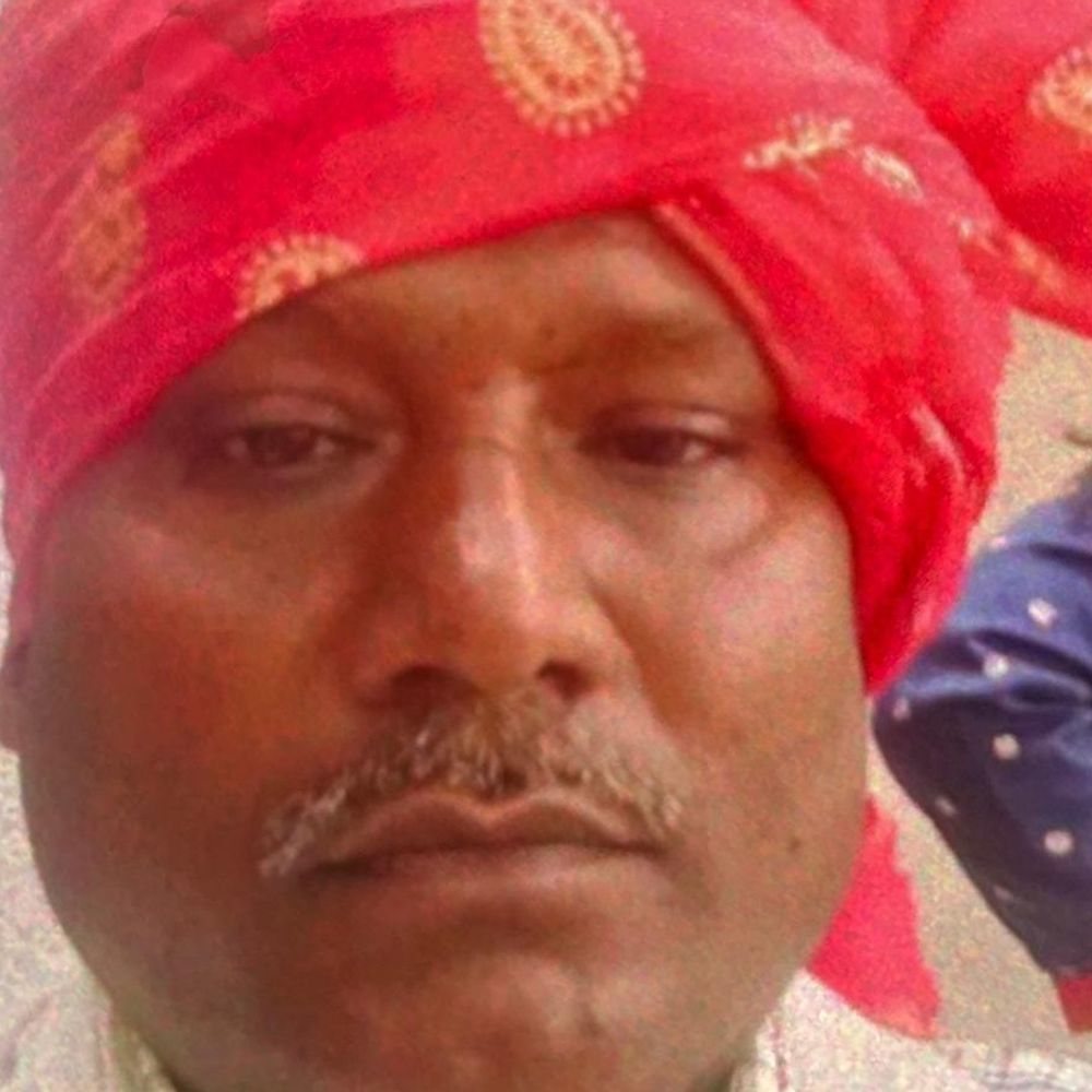 प्रतापगढ़ में सड़क हादसा, राजमिस्त्री की मौत:ट्रैक्टर ने बाइक सवार को टक्कर मारी, चालक फरार