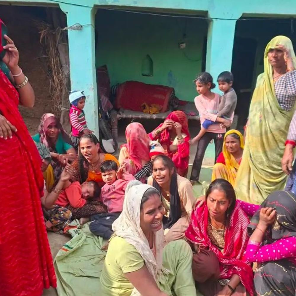 नाबालिक बेटी की शादी कर रहे पिता की मौत:संभल में रोडवेज बस ने बाइक को टक्कर मारी, दोस्त ने भी मौके पर तोड़ा दम