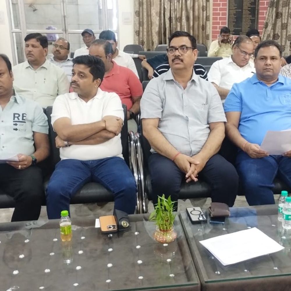 मुजफ्फरनगर उद्योग बंधु बैठक में सख्त निर्देश:सड़क, बिजली, सफाई पर अफसरों को अल्टीमेटम, सीडीओ ने की अध्यक्षता