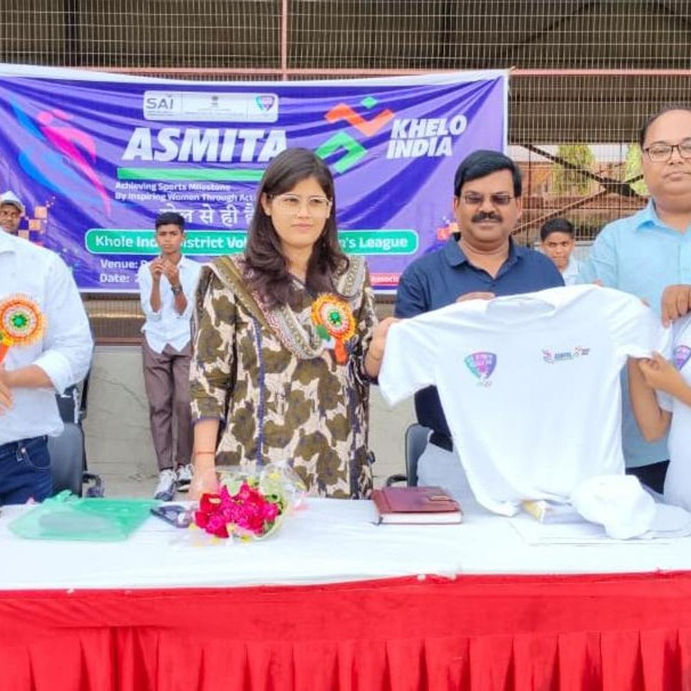 औरैया में एमए इस्लामिया ने जीती अस्मिता वॉलीबॉल प्रतियोगिता:रैपिड ग्लोबल स्कूल में आयोजित प्रतियोगिता में 6 टीमों ने लिया भाग