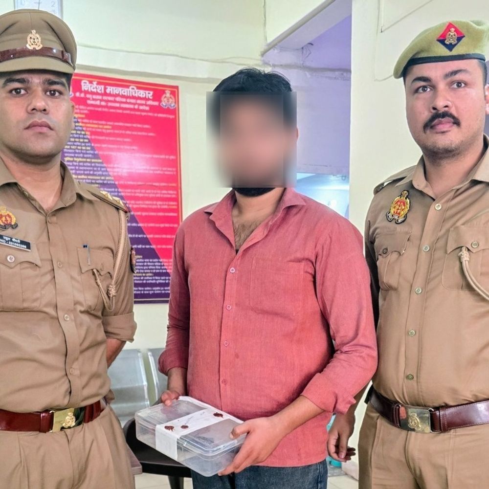 चारबाग मेट्रो स्टेशन बीकॉम छात्र अवैध तमंचा के साथ गिरफ्तार:शौक में लेकर घूमता था, बाराबंकी जाने के लिए निकला था