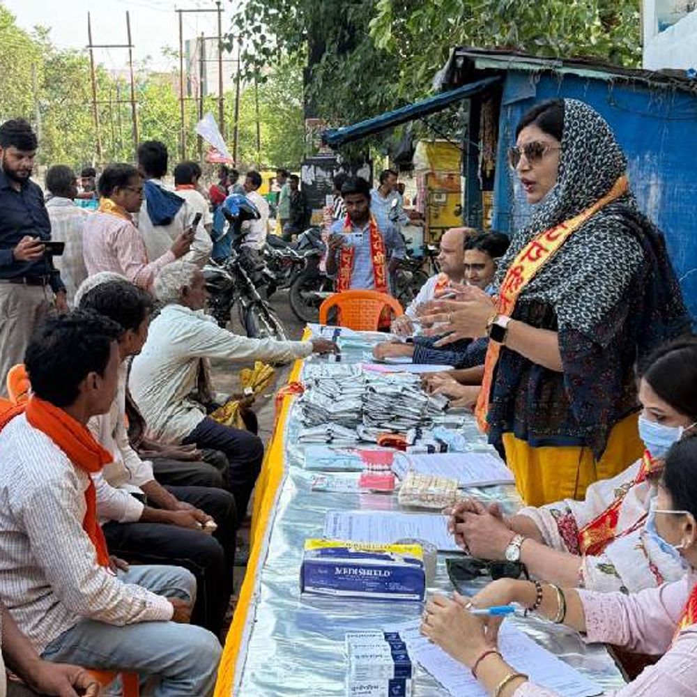 इंडियन डेंटल एसोसिएशन ने मजदूरों की सेहत पर दिया ध्यान:गोरखपुर में फ्री ओरल स्क्रीनिंग की, डॉक्टर्स ने दिए हेल्दी टीथ के टिप्स