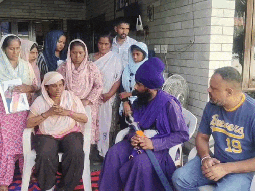 जालंधर की युवती की ओमान में संदिग्ध मौत:  मां ने एजेंट पर शारीरिक शोषण-उत्पीड़न का लगाया आरोप; आरोपी दफ्तर बंद कर फरार – Jalandhar News