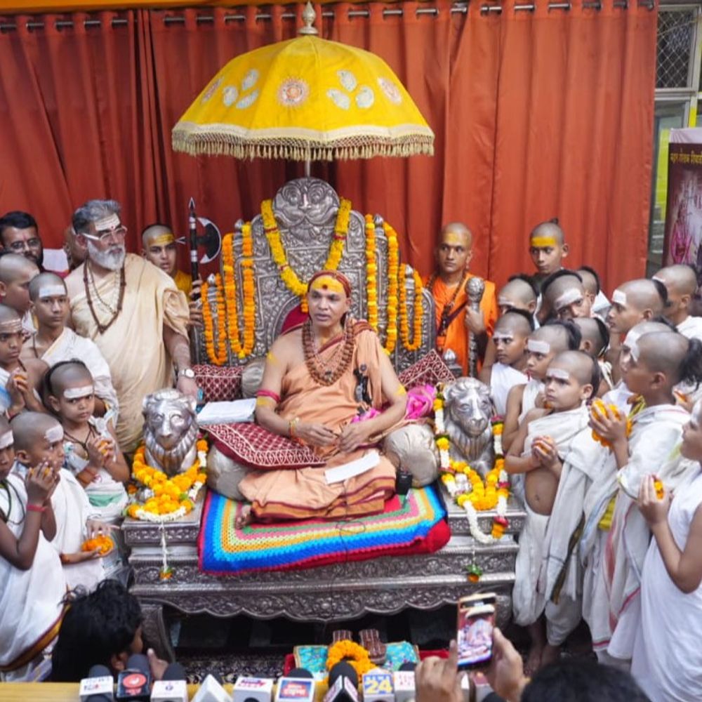 शंकराचार्य बोले, गौमाता की रक्षा के लिए सरकार पीछे क्यों:वाराणसी में स्वामी अविमुक्तेश्वरानंद सरस्वती ने मीडिया के सामने जताई नाराजगी