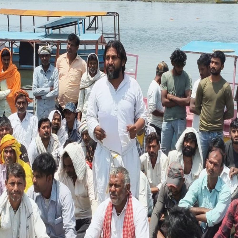 हादसे के 20 दिन बाद भी नहीं चली नावें:रजिस्ट्रेशन शुल्क को लेकर नाविकों ने जताई नाराजगी, कहा दो दिन में नहीं मानी मांग तो करेंगे आंदोलन
