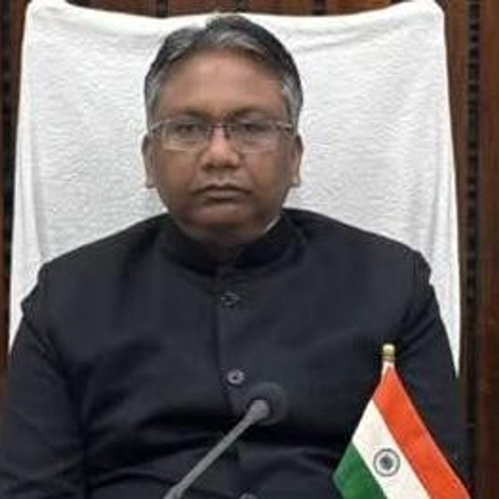 60 पंचायत सहायकों की सेवा समाप्त करने के निर्देश:सीडीओ ने फार्मर रजिस्ट्री आईडी बनाने में लापरवाही पर की कार्रवाई