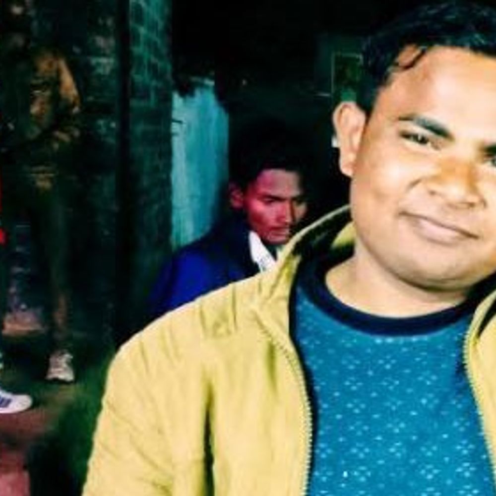 सड़क हादसे में ग्राम प्रधान की मौत:तेज रफ्तार कार नीम के पेड़ से टकराई, 1 दिन पहले हुई थी छोटे भाई की शादी