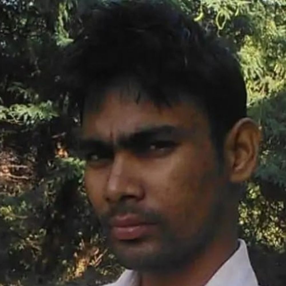 हाथरस में रोडवेज बस ने बाइक को रौंदा:पति की मौत, पत्नी गंभीर घायल, गंगा स्नान के लिए जा रहे थे दंपती