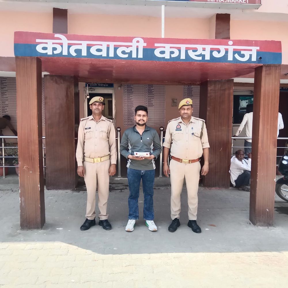 कासगंज में चोरी के दो आरोपी गिरफ्तार:एक से जेवर, दूसरे को रिमांड पर लेकर पूछताछ में जेवर और बाइक बरामद