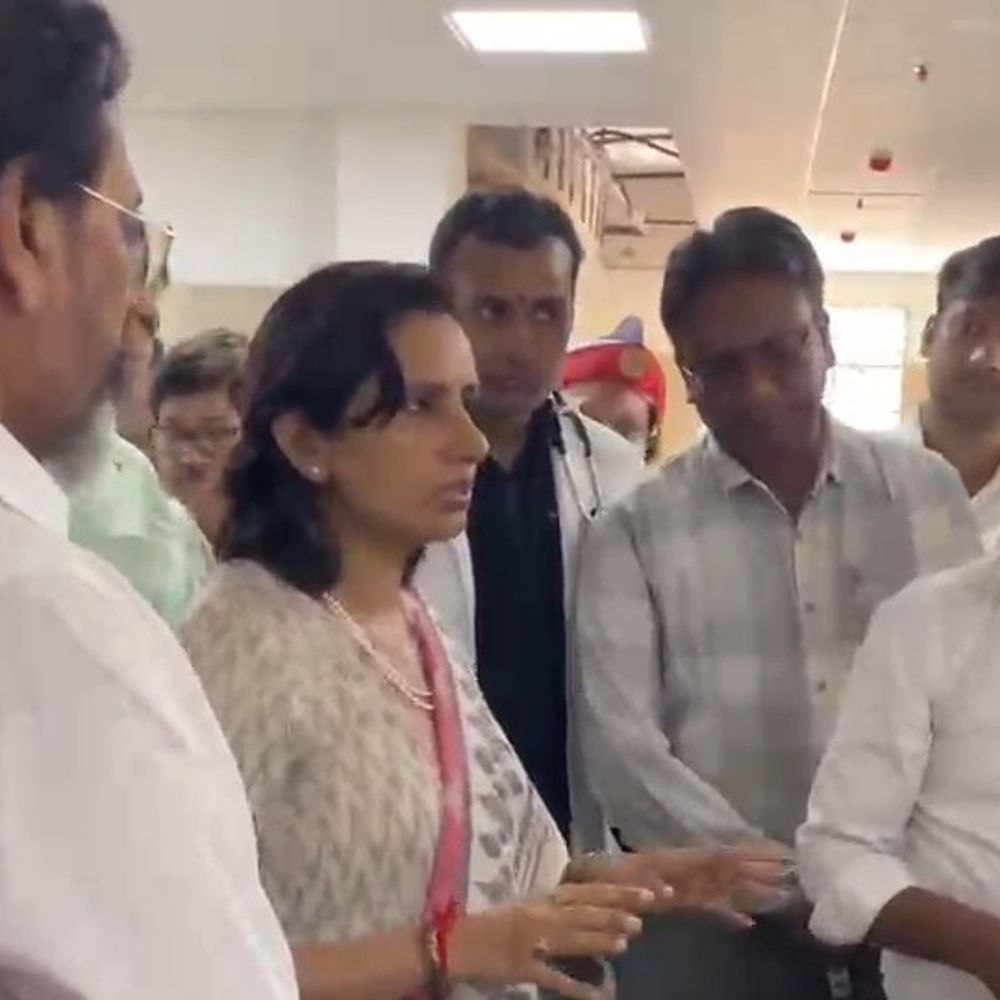 समय से क्रिटिकल केयर यूनिट पूरी न होने पर जुर्माना:डीएम ने किया निरीक्षण, दमकल सहित अन्य NOC नहीं ली गई