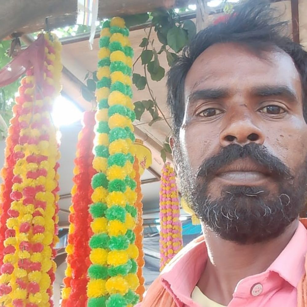 कन्नौज में बाइक रेलिंग से टकराई, चालक की मौत:नींद की झपकी आने से हुआ हादसा, इलाज के दौरान तोड़ा दम