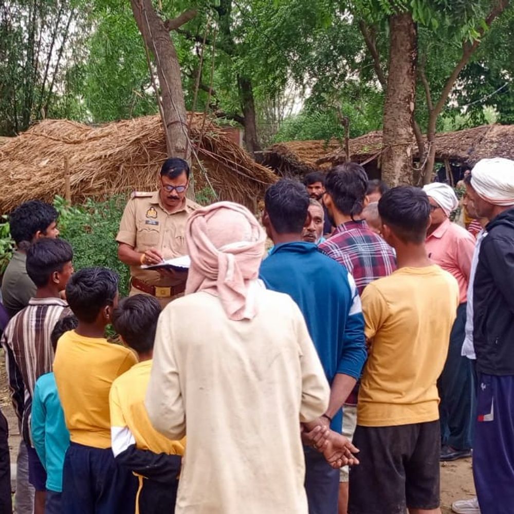 सुलतानपुर में आंधी-तूफान से 7 लोगों की मौत का मामला:डीएम के निर्देश पर आश्रितों को 4-4 लाख की सहायता वितरित
