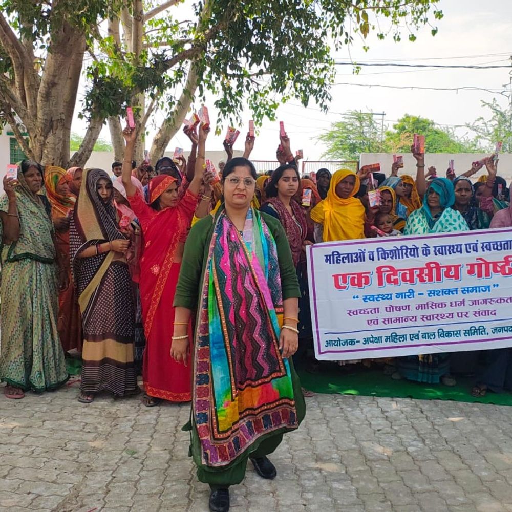 अपेक्षा समिति ने सुपोषण जागरूकता अभियान चलाया:जौरा के प्राइमरी स्कूल में महिलाओं-बच्चों को मिली जानकारी