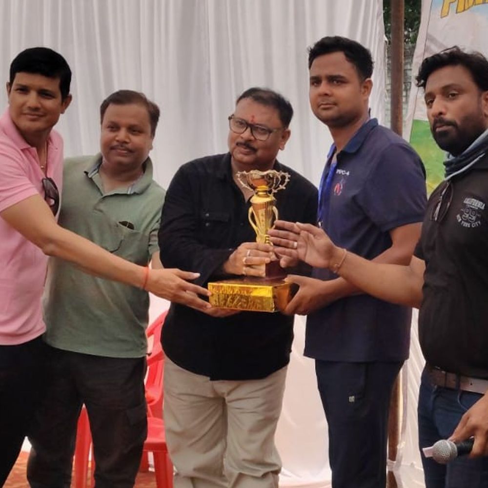 आरपी डब्ल्यू ने प्रयागराज फार्मा लीग सीजन-4 का खिताब जीता:सीएनएस स्टार को 5 रनों से हराया, वेद सिन्हा मैन ऑफ द मैच