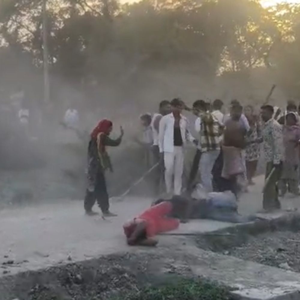 लड़की को शादी का प्रस्ताव देने पर चले लाठी-डंडे, VIDEO:परिजनों को जमकर पीटा, छेड़छाड़ और मारपीट के 4 आरोपी गिरफ्तार