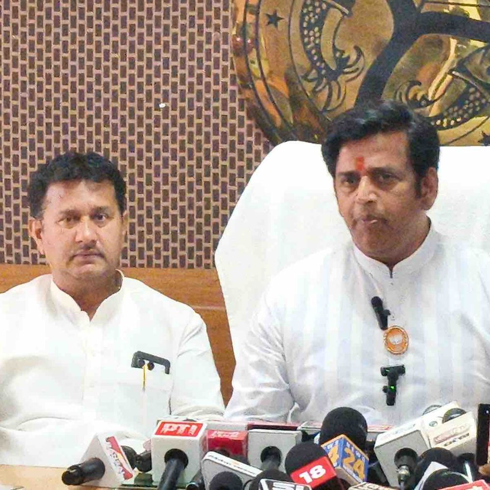 गोरखपुर में रवि किशन ने विपक्ष पर साधा निशाना:महिलाओं के साथ विश्वासघात का लगाया आरोप, बोले- आने वाले चुनाव में दिखेगा असर