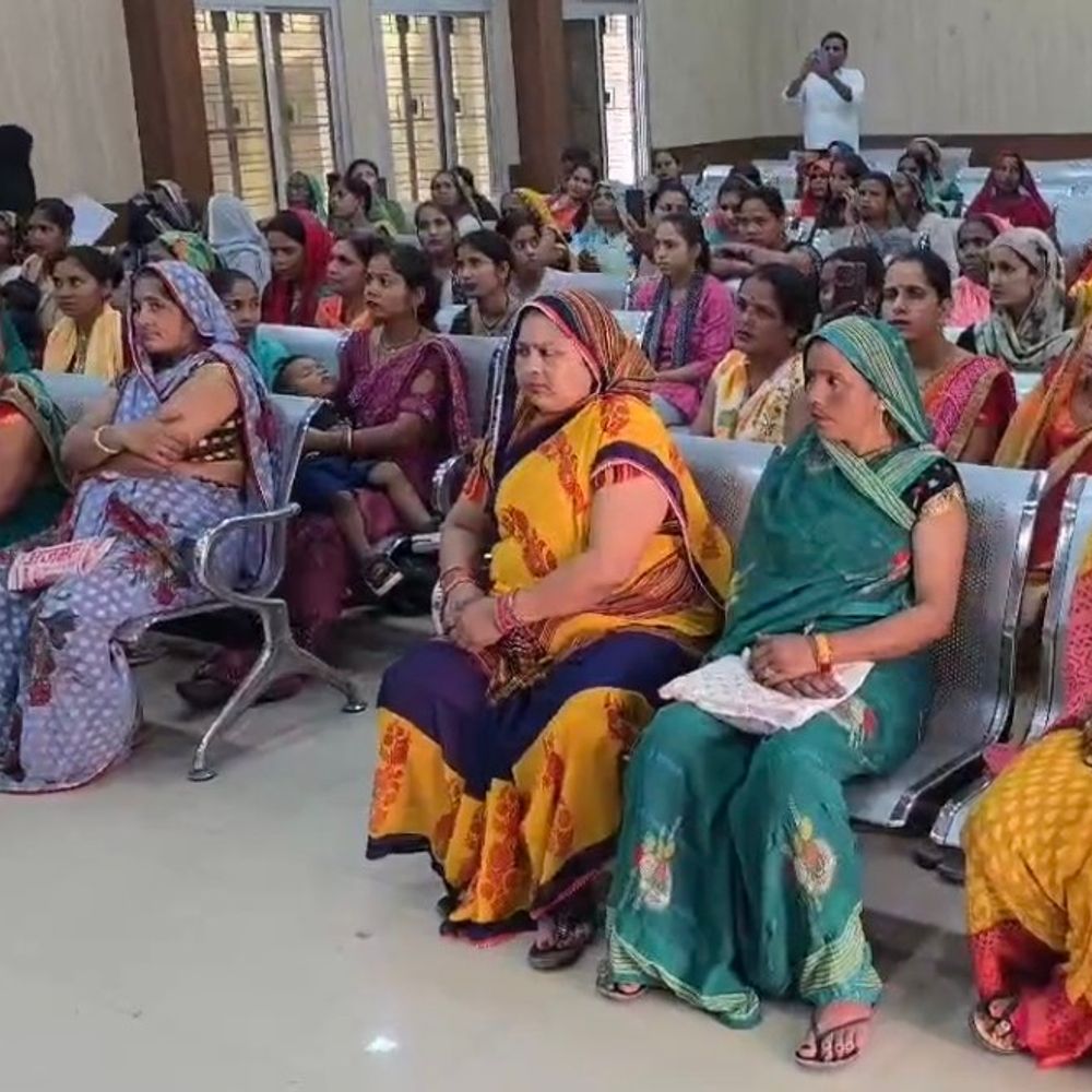 लखीमपुर में महिलाओं की 'जन आक्रोश पदयात्रा':सम्मान, सुरक्षा और अधिकारों के लिए सम्मेलन का आयोजन