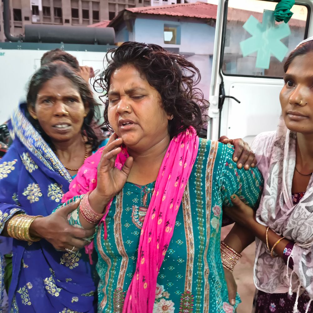 समस्तीपुर में मारपीट छुड़ाने गए मां-बेटे पर हमला:चाचा-बहुओं के झगड़े में छोलनी से वार; महिला के सिर-बेटे के शरीर पर चोट लगी