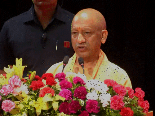 योगी बोले- श्रमिकों को 5 लाख का बीमा मिलेगा:मजदूर दिवस पर कहा- जो काम का दाम नहीं देगा, उसका काम तमाम होगा
