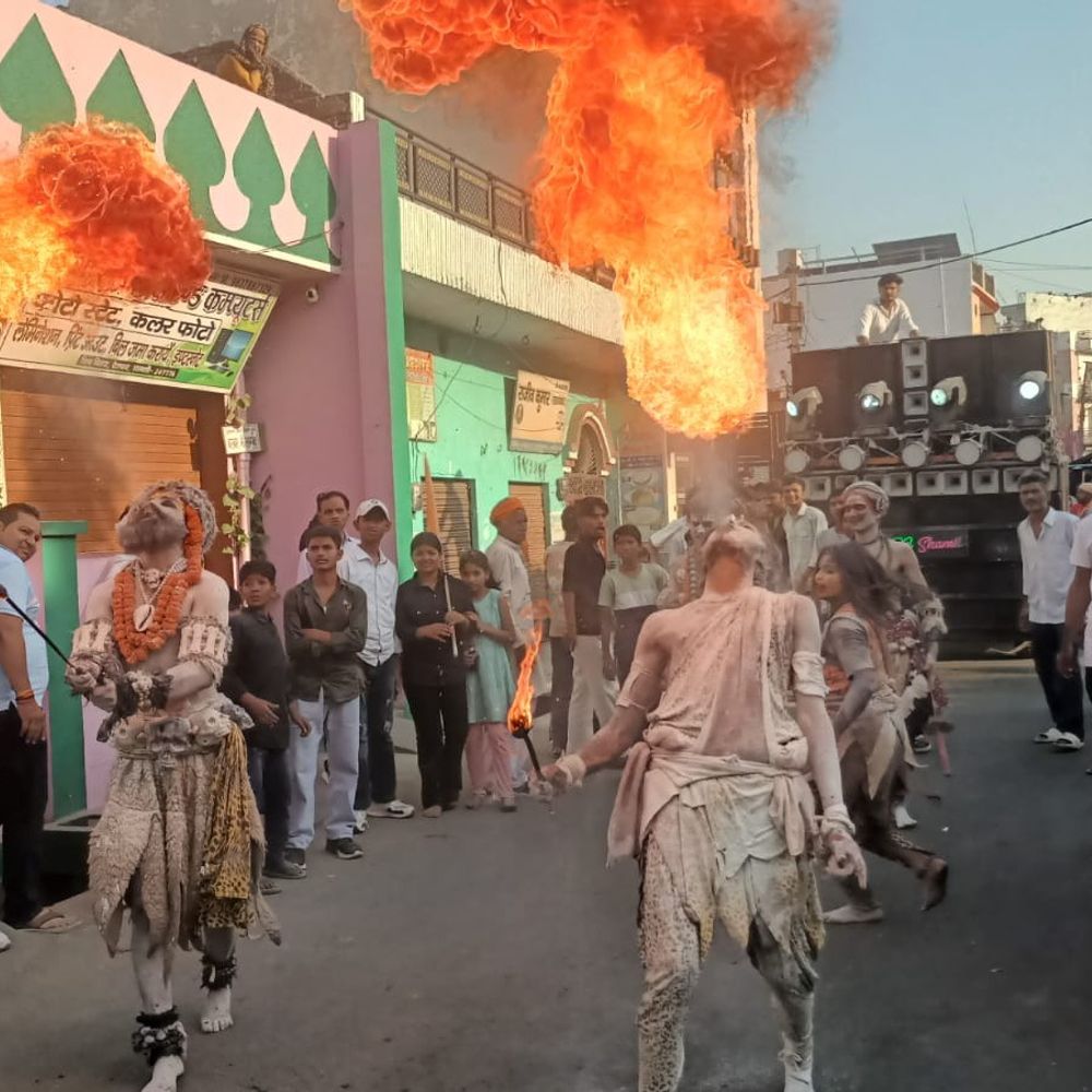 गुरु गोरखनाथ प्रकट उत्सव की 25वीं शोभायात्रा निकली:हजारों श्रद्धालुओं ने लिया भाग, विधि-विधान से पूजा-अर्चना की