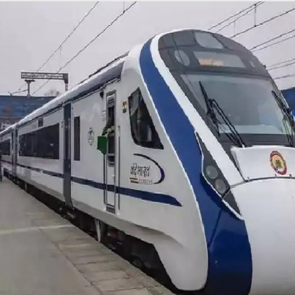 जीआरपी का ट्रेनों पर पत्थरबाजी रोकने को नया प्लान:रेल मित्र बनेंगे ग्रामीण, घटना दुर्घटना की तत्काल मिलेगी सूचना