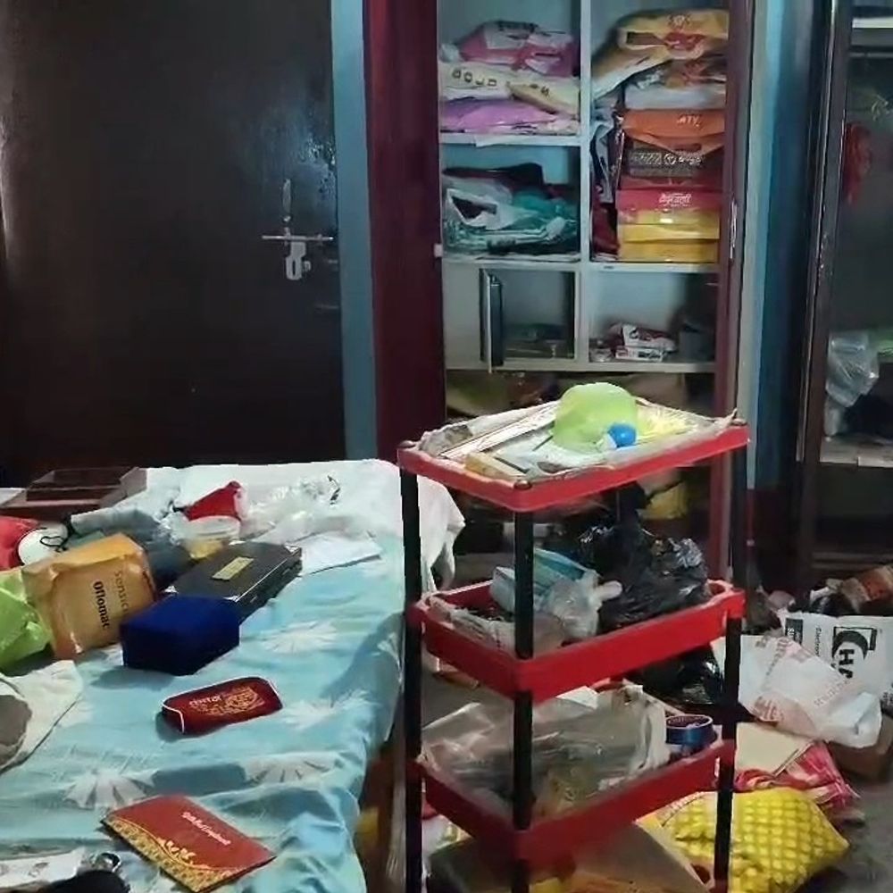 सुपौल में खाली घर से 9 लाख की चोरी:शादी में शामिल होने गया था परिवार, चोरों ने दीवार व खिड़की काटी