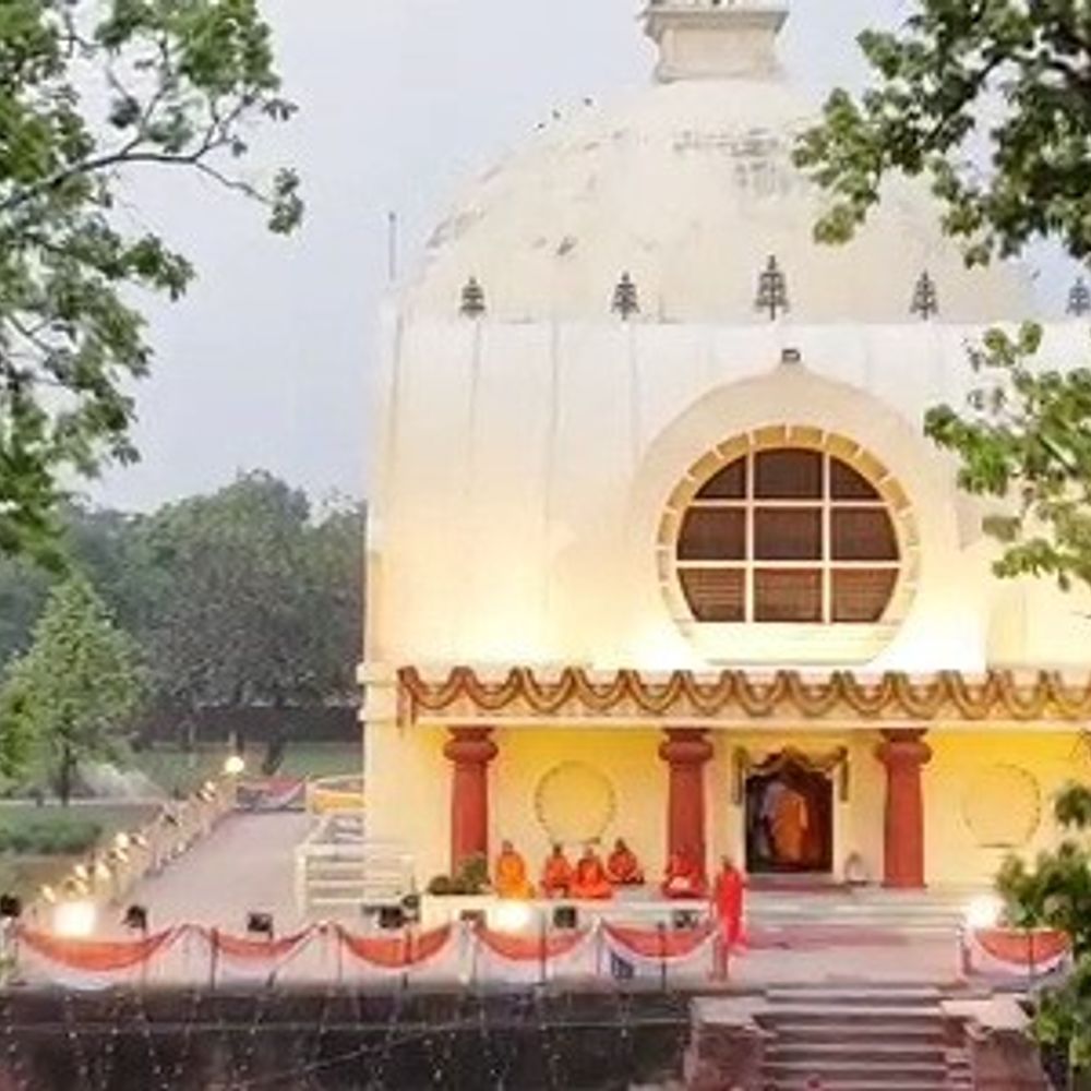 कुशीनगर में बुद्ध पूर्णिमा, महापरिनिर्वाण मंदिर में तैयारियां पूरी:दोनों डिप्टी सीएम पहुंचेंगे, पूर्व संध्या पर निकला कैंडल मार्च