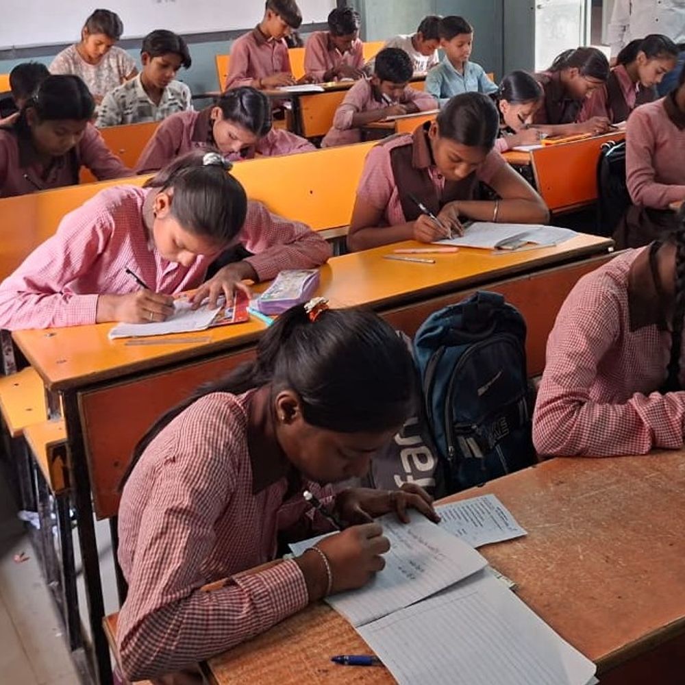 पांच वर्षाें में RTE में हुआ सबसे ज्यादा एडमिशन:वाराणसी में अभी तक 86% बच्चों को मिला फ्री प्रवेश, मनचाहा स्कूल न मिलने पर कई पैरेंट्स नहीं करा रहे दाखिला