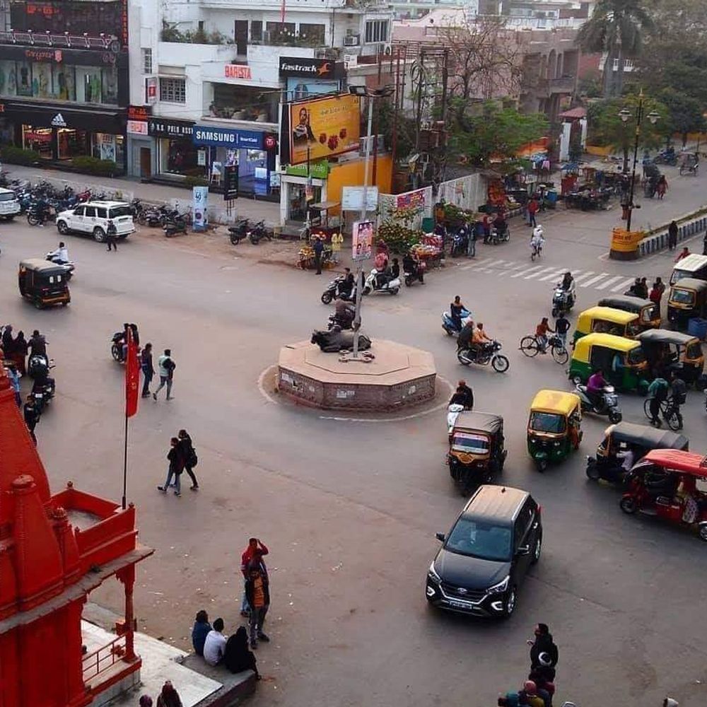 न्यूयॉर्क टाइम्स-स्क्वायर की तर्ज पर काशी में बनेगा 'सनातन स्क्वायर':बड़ी स्क्रीनों पर दिखेंगी लाइव आरतियां, जानिए सरकार का पूरा प्लान