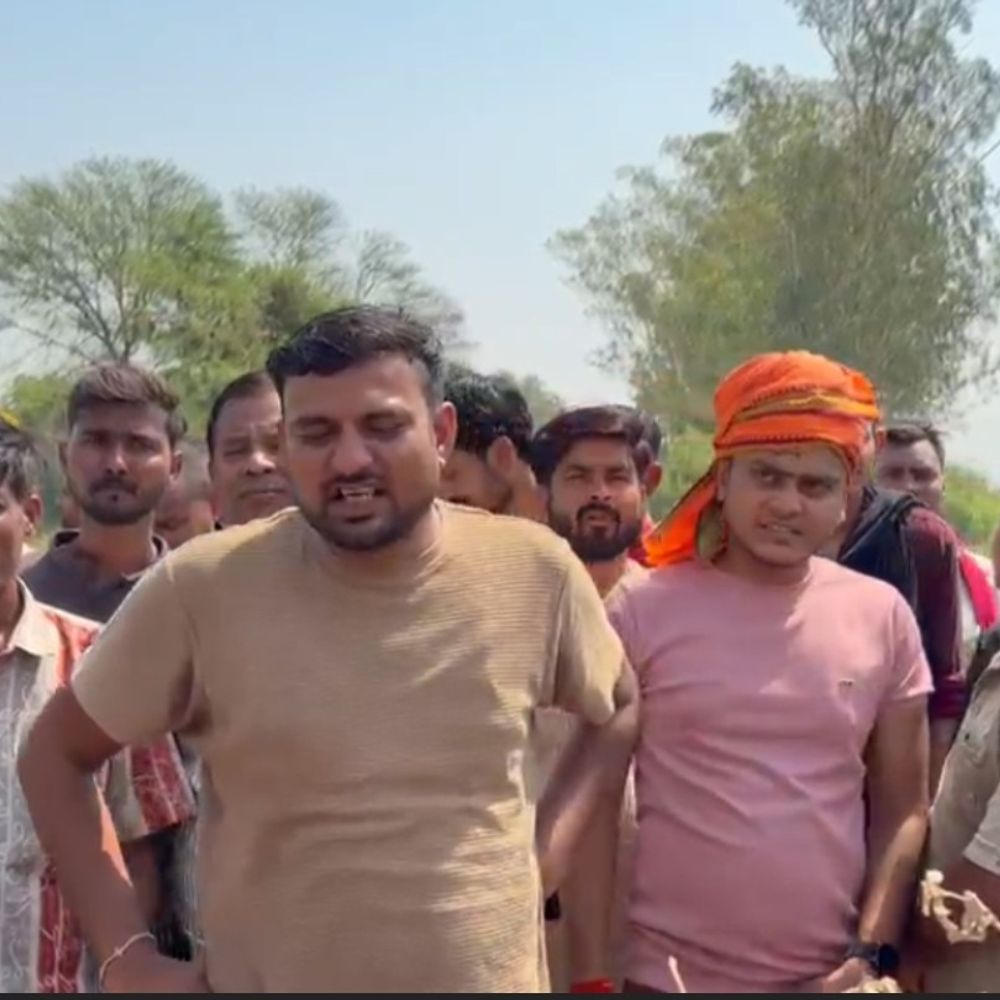 जालौन में ओलावृष्टि मुआवजा न मिलने से किसान नाराज:कुठौंद-माधौगढ़ रोड जाम कर शीघ्र राहत की मांग