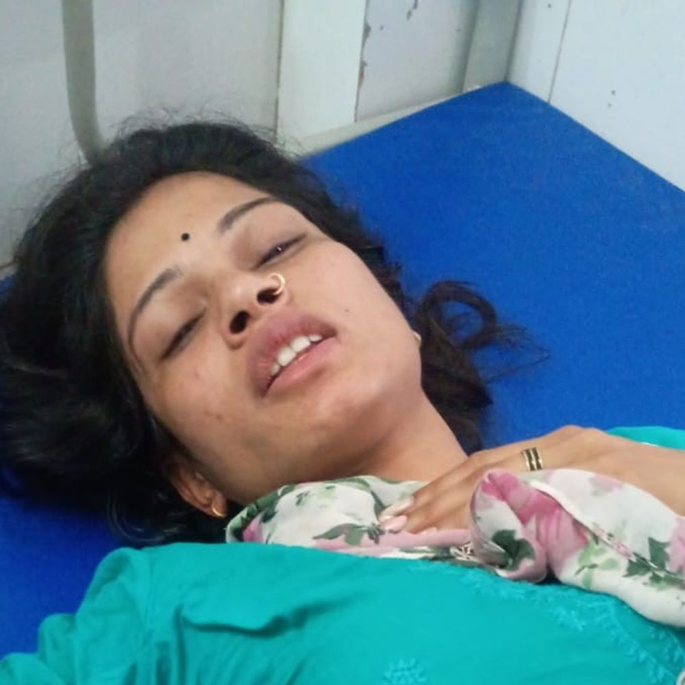 थर्ड जेंडर ने कलाकारों के घर पर किया हमला:देवरिया में रुपयों के लेनदेन विवाद में तीन घायल, मेडिकल कॉलेज में भर्ती