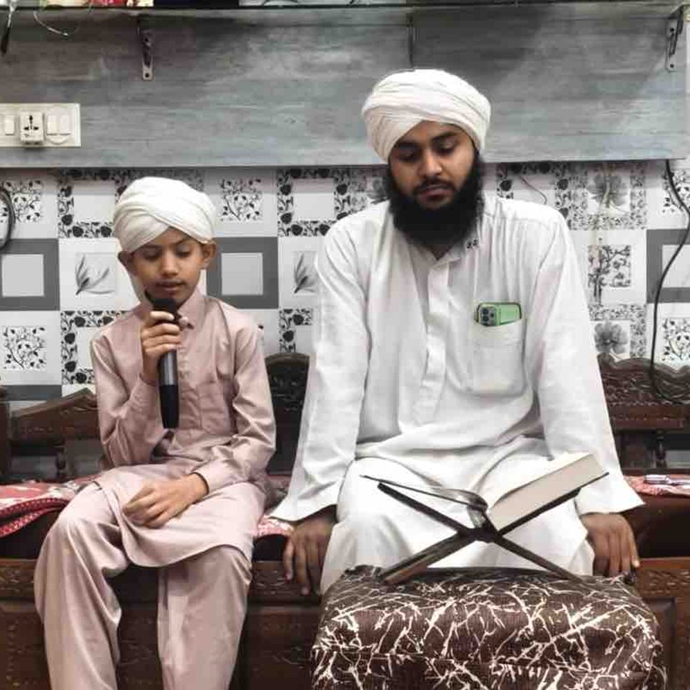 गोरखपुर में दर्स-ए-कुरआन की शुरुआत:बिस्मिल्लाह की अहमियत बताई गई, बड़ी संख्या में लोग शामिल हुए