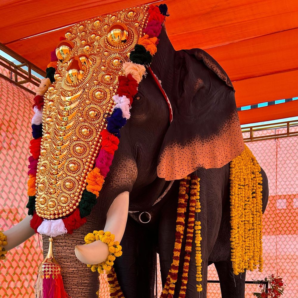 कानपुर इस्कॉन को मिला उत्तर भारत का पहला रोबोटिक हाथी:एक्ट्रेस श्रिया सरन की भेंट, 500 किलो वजन; रबर-फाइबर और फोम से बना