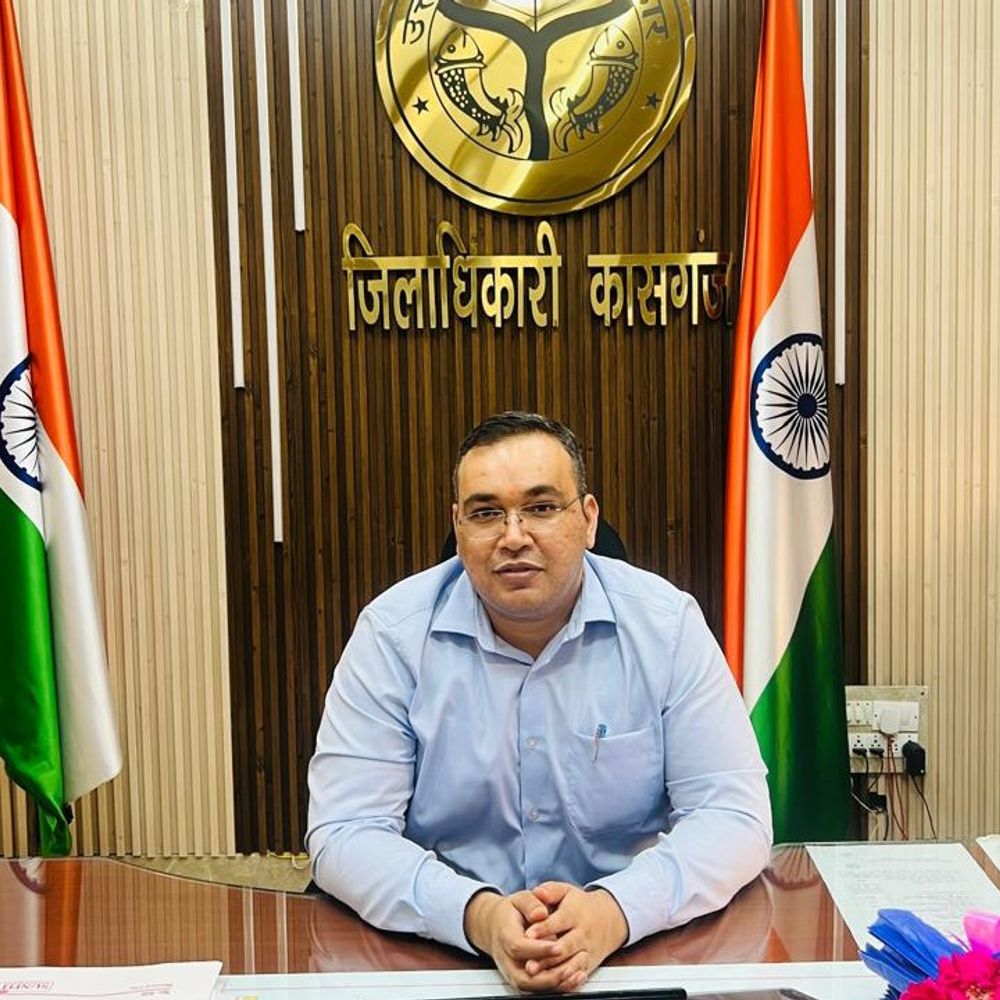 कासगंज ई-डिस्ट्रिक्ट पोर्टल पर प्रदेश में अव्वल:ऑनलाइन प्रमाणपत्र आवेदनों के निस्तारण में फिर पाया प्रथम स्थान