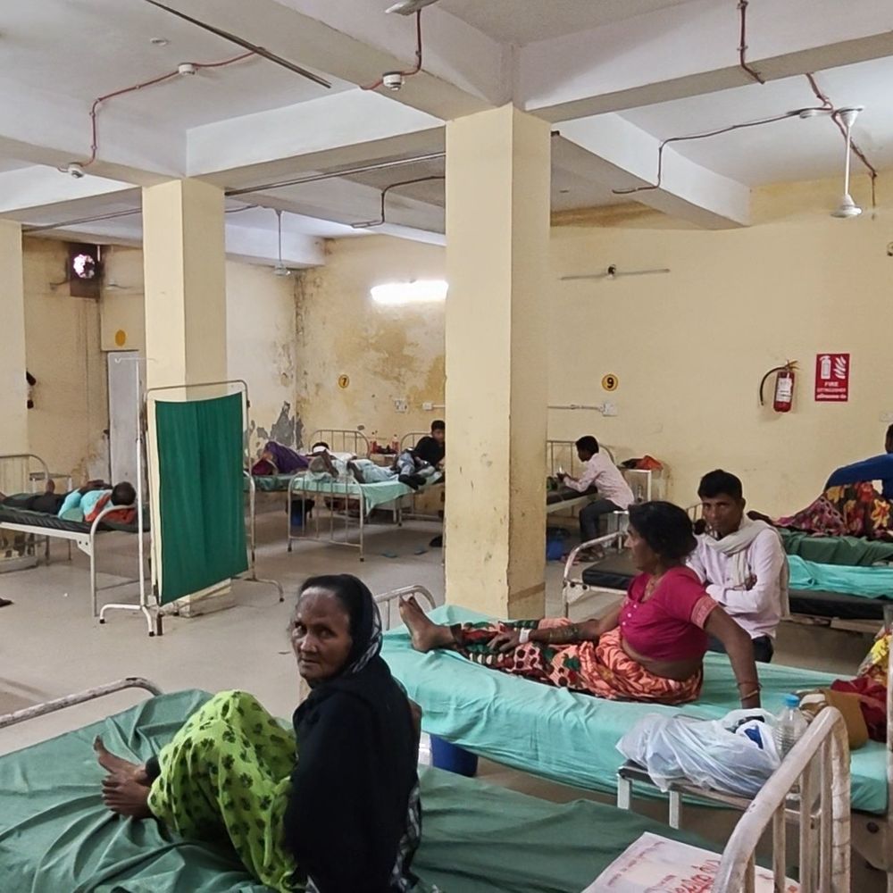 पीलीभीत मेडिकल कॉलेज के फायर अलार्म बंद:हजारों मरीजों की सुरक्षा खतरे में, हादसों के बाद भी नहीं जागे जिम्मेदार