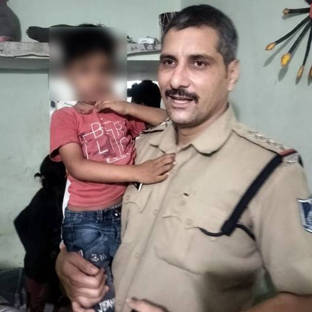 4साल का मासूम लापता, 2घंटे बाद मंदिर में सोता मिला:इंदौर में पुलिस ने तलाश में छत-टंकी तक खंगाली, मां के पीछे निकला बच्चा