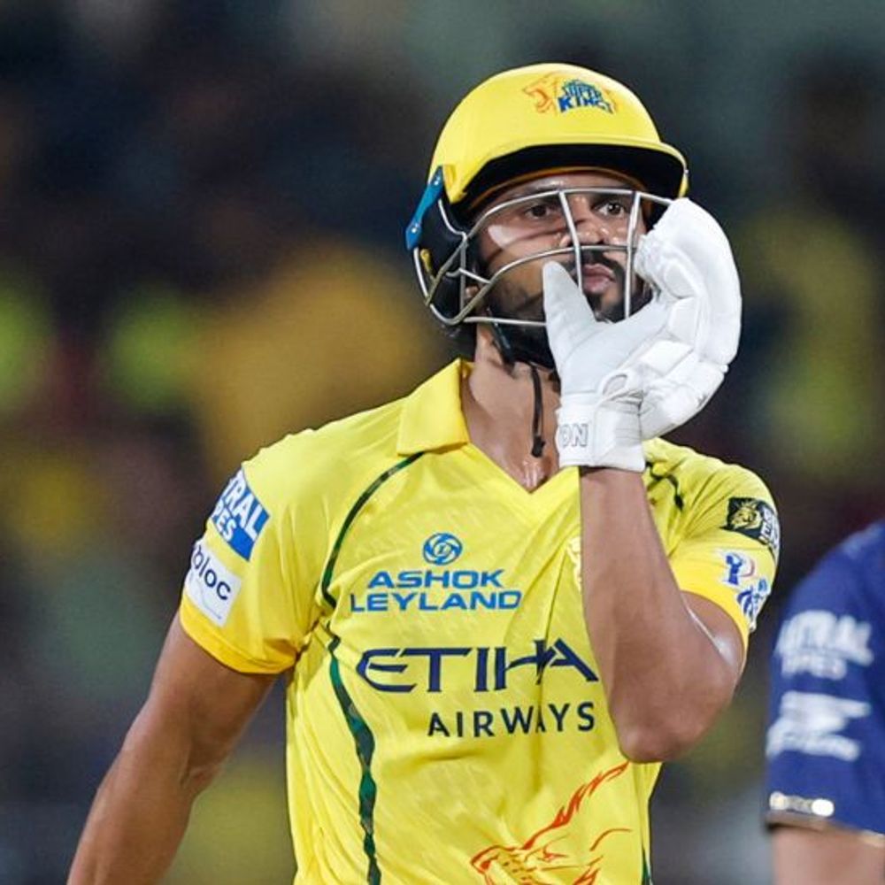 IPL- 15 ओवर में चेन्नई का स्कोर 129/2:गायकवाड की लगातार दूसरे मैच में फिफ्टी; मुंबई ने 160 का टारगेट दिया है