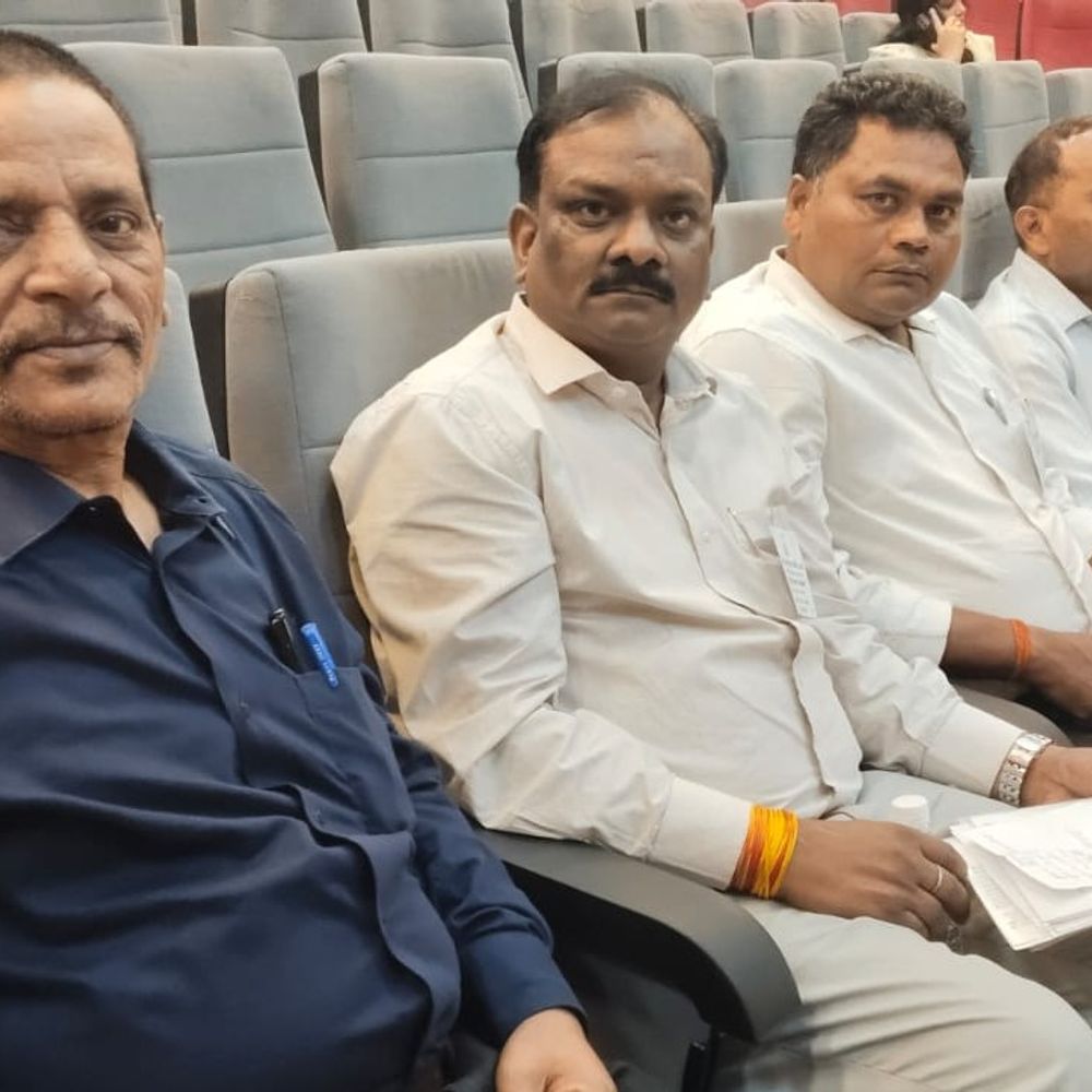 मजदूर दिवस पर लखनऊ में कर्मचारियों की हुंकार:OPS बहाली को लेकर सहकारिता भवन में जुटा जनसैलाब,18 सूत्रीय मांगों पर सरकार को चेतावनी