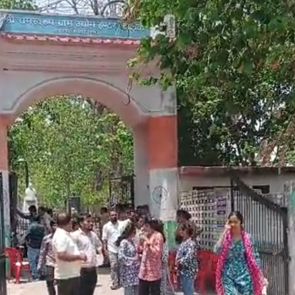 कानपुर देहात में जूनियर इंजीनियर परीक्षा:6 केंद्रों पर शांतिपूर्ण संपन्न, सीसीटीवी से एग्जाम केंद्रों की निगरानी