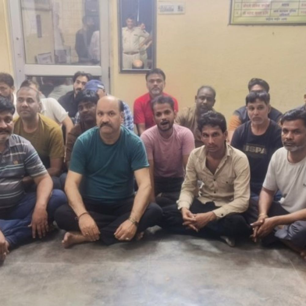 जोधपुर में जुआ खेलते पुलिस ने मारा छापा:  19 जुआरियों को पकड़ा, 6 लाख रुपए सहित 4 लग्जरी कार जब्त – Jodhpur News