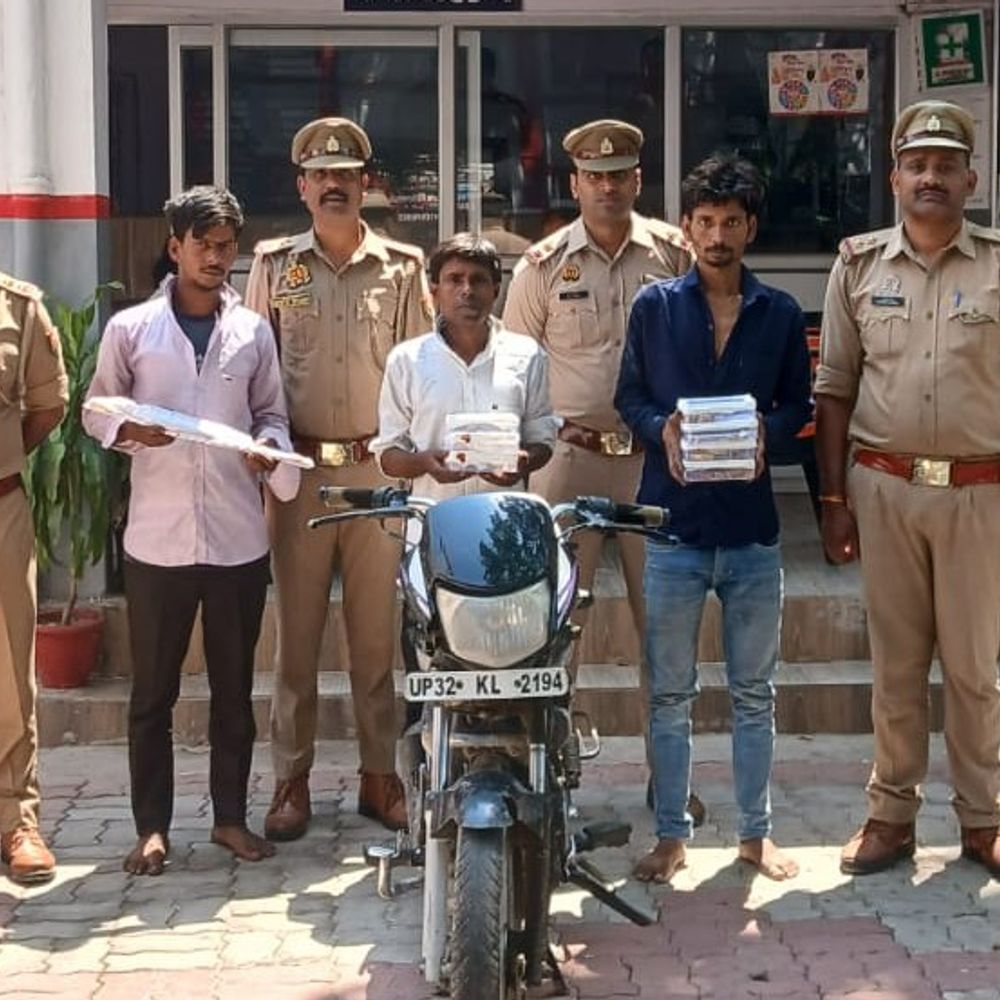 बंद मकानों में चोरी करने वालों को पकड़ा:लाखों के जेवर बरामद, लखनऊ पुलिस ने 100 CCTV खंगाले