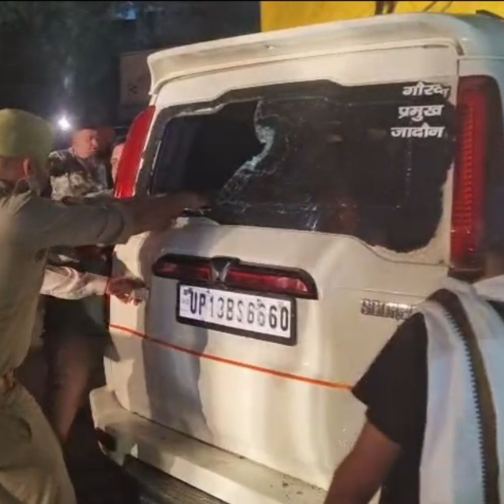बुलंदशहर में स्कार्पियो ने मिनी ट्रक को मारी टक्कर:खुर्जा के पूर्व ब्लॉक प्रमुख और बेटा गंभीर घायल, हायर सेंटर रेफर