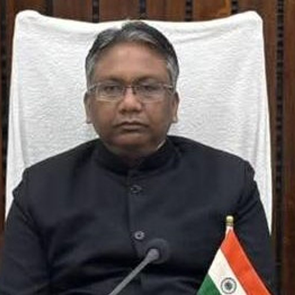 फर्रुखाबाद में फार्मर रजिस्ट्री में धीमी प्रगति:सीडीओ ने सभी बीडीओ का वेतन रोका, 60 पंचायत सहायकों की सेवा समाप्ति के निर्देश