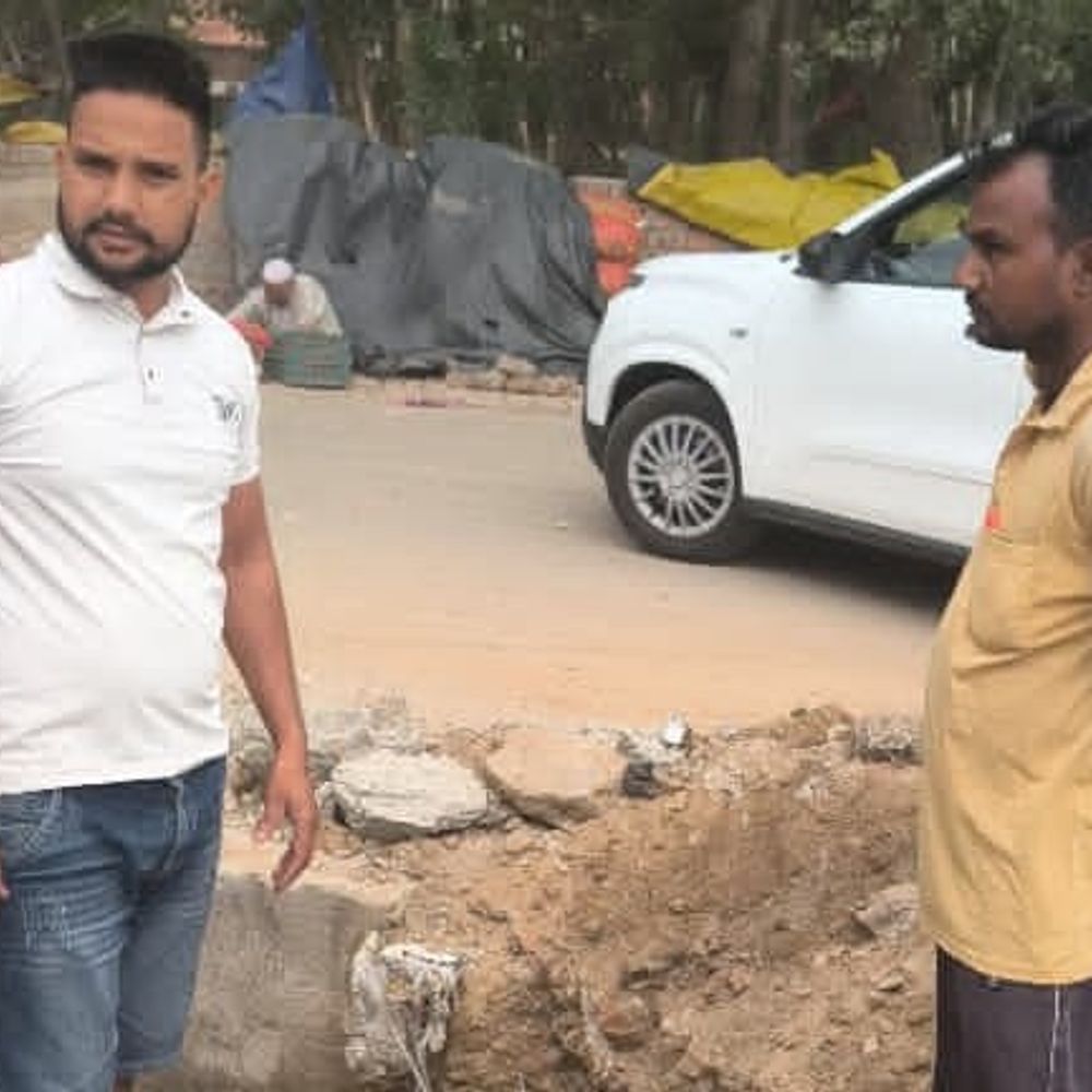 सहारनपुर में 10 दिन में टूटा नाला:रामपुर मनिहारान में निर्माण पर सवाल, सभासद ने ठेकेदार पर कार्रवाई की मांग की