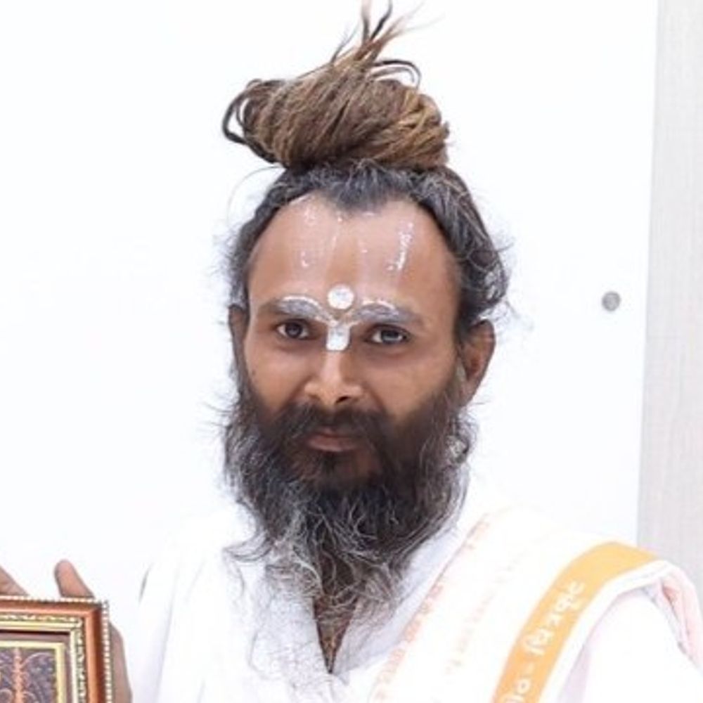 चित्रकूट में भरत दास की गिरफ्तारी की मांग:राष्ट्रीय बजरंग दल की अर्चना उपाध्याय ने एसपी आवास पहुंच उठाई आवाज