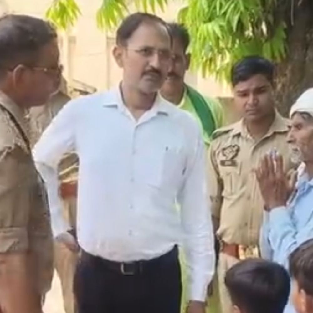 हरदोई में संविदाकर्मी की मौत पर बिजली विभाग की कार्रवाई:जेई निलंबित, एसएसओ बर्खास्त, एसडीओ पर कार्रवाई, एक्सईएन को चेतावनी