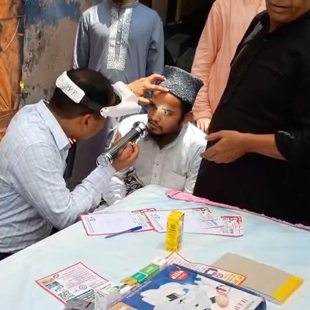 बरेली में 300 से अधिक मरीजों का नि:शुल्क नेत्र परीक्षण:ऑल इंडिया रज़ा एक्शन कमेटी ने आयोजित किया मुफ्त कैम्प